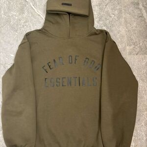 Essentials military green Size L